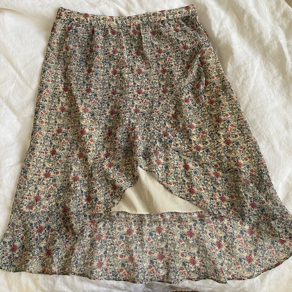 Madewell Ruffle-Wrap Midi Skirt in Shadowpetal - Picture 5 of 9